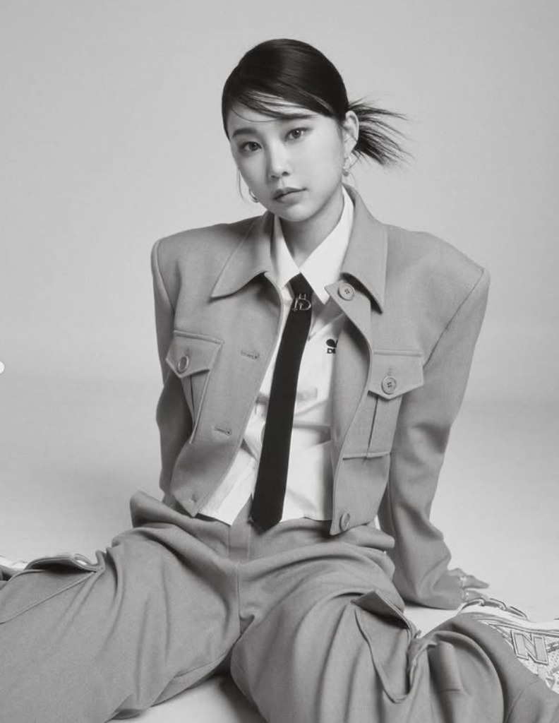 Hyebin(Momoland) & S2 detail 1